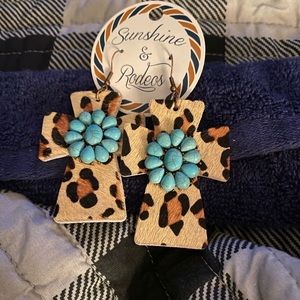Leopard Flower Earrings. Turquoise and Leopard.
